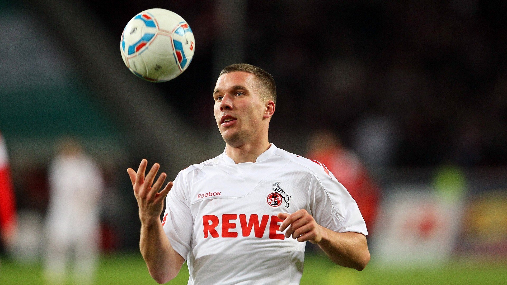 乔治外线防守压制对手核心，乔治防守效率