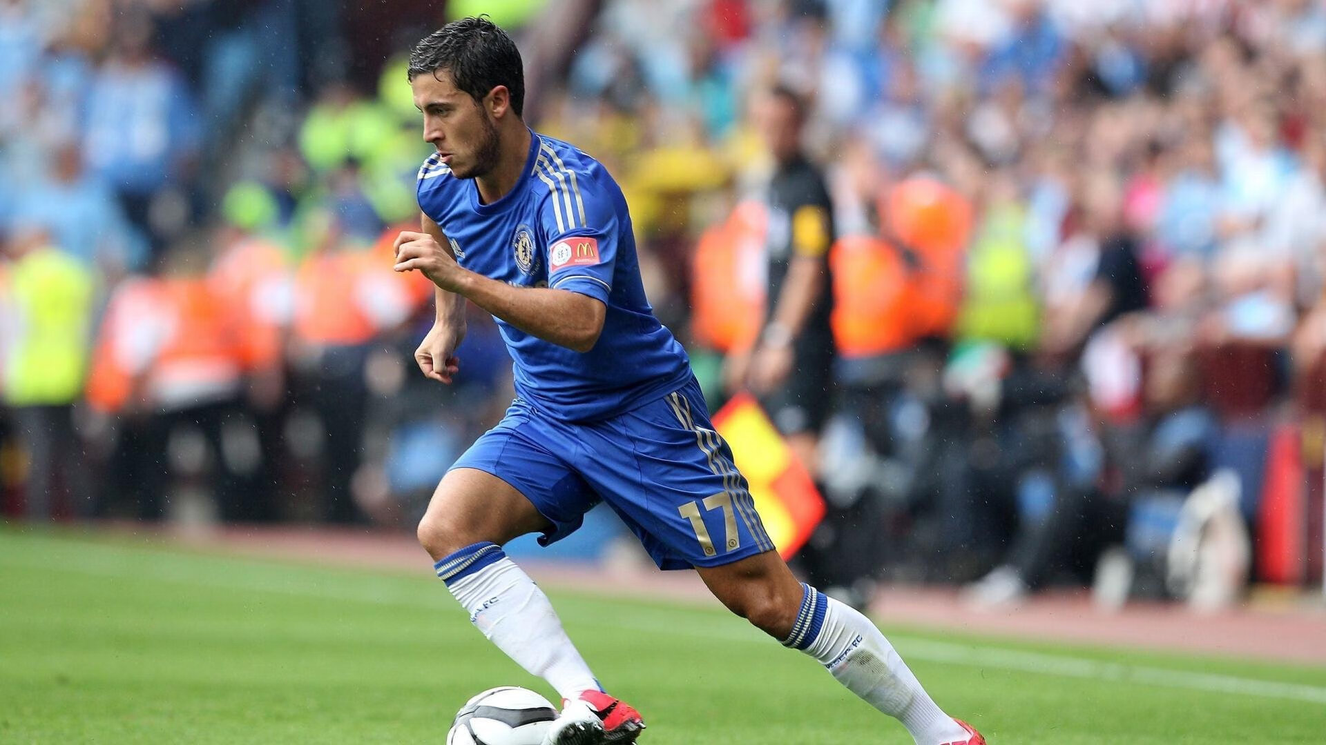 国家队控球后卫多线轮转提高整体节奏控制能力，控球后卫动作